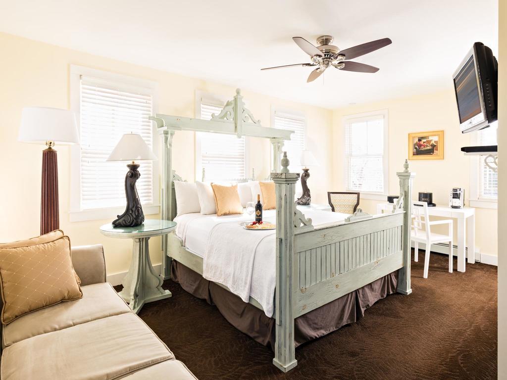 Brass Key Guesthouse Adults Only Provincetown Habitación foto